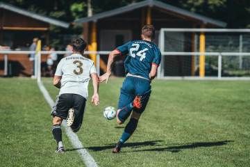 足球小将掀起青春风暴，U17亚洲杯中国男足获亚军（配图示意）